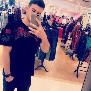 Meet your Posher, Raul